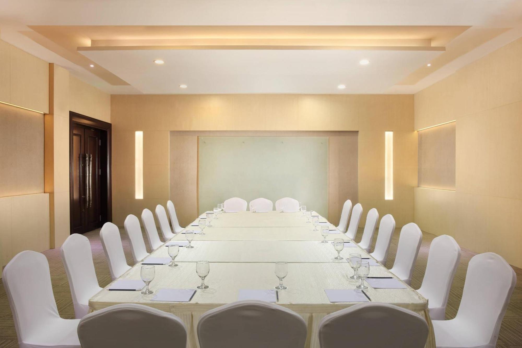 Four Points By Sheraton Medan Exterior foto