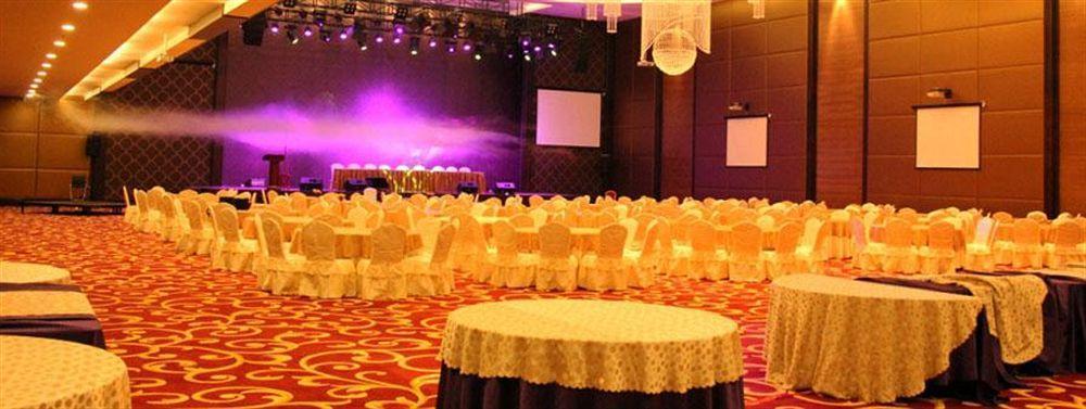 Four Points By Sheraton Medan Exterior foto
